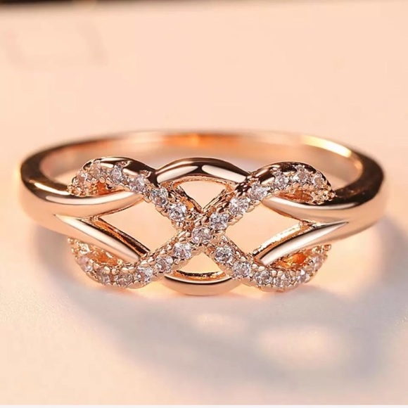 Jewelry - Gold Ring romantic endless love for women